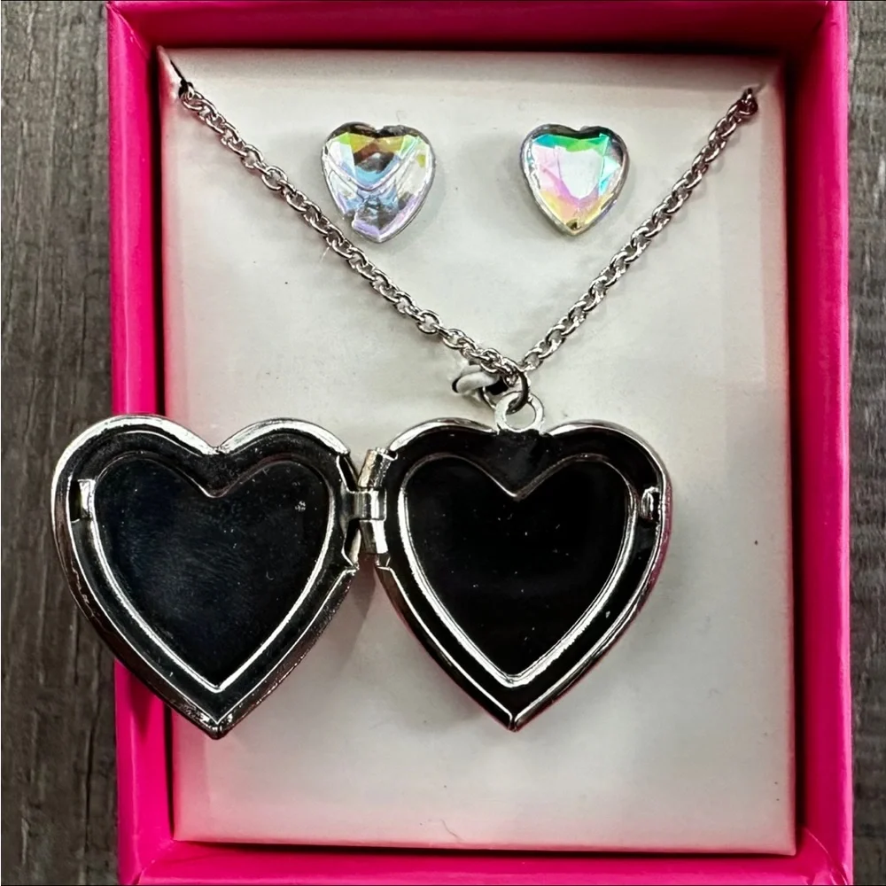 💞 New Kids Heart Locket & Earring Gift Set